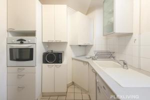 Room 3-Bedroom Apartment in the Heart of Paris Cultural