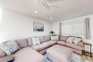 Dog-Friendly Home Saltwater Pool, Fire Pit, Games