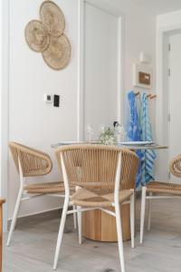 Chic Tropical Escape near Downtown