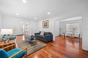 Near Marietta Sq • Grill • Patio • Workspace