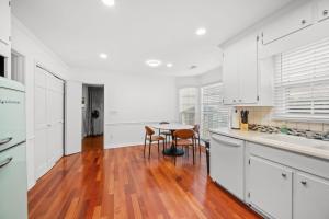 Near Marietta Sq • Grill • Patio • Workspace