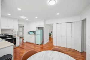 Near Marietta Sq • Grill • Patio • Workspace