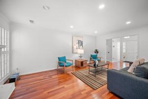 Near Marietta Sq • Grill • Patio • Workspace