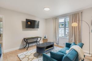 Lauderdale Breeze Villas