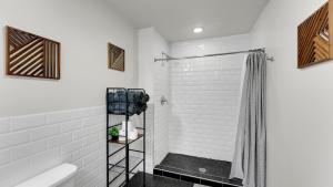 Downtown I 3 King Beds Walk to Convention Center