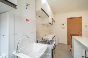 Apto em prédio c piscina em João Pessoa - JDS0104