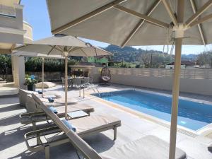 Luxury Villa Matzourana with Private Pool