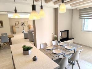 Luxury Villa Matzourana with Private Pool