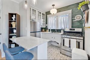 The Downtown Carraige Flat