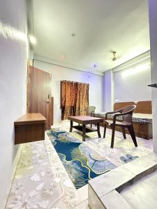 Omshree hotel
