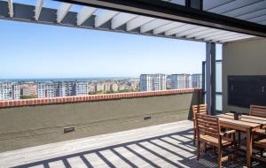 Sea, Canal & Mountain View, Rooftop Jacuzzi & BBQ