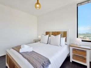 Sea, Canal & Mountain View, Rooftop Jacuzzi & BBQ