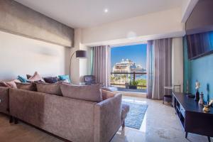 Deck12 Casino and Resort by Monyxbnb