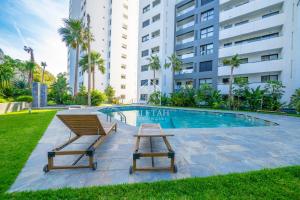 High standing apartment & swimming pool