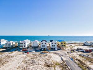 Sandy Crax West ~ 8 Bedroom ~ Private Pool ~ Sleeps 26