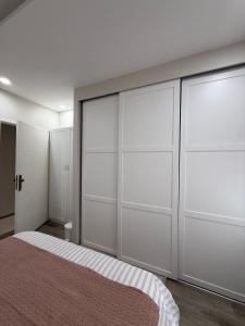 Modern Apartment, Untouched & Ready to Stay
