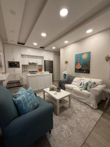 Modern Apartment, Untouched & Ready to Stay