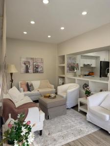 Modern Apartment, Untouched & Ready to Stay