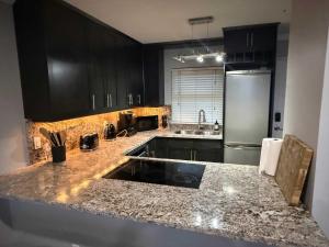 Extra Spacious with a King Bed Sauna Pool & Jacuzzi