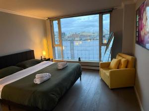 Extra Spacious with a King Bed Sauna Pool & Jacuzzi