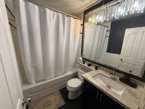 Extra Spacious with a King Bed Sauna Pool & Jacuzzi