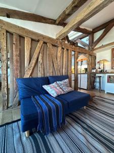 Artists Loft - View of Notre Dame