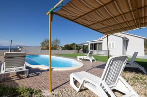 Nane Garden house with heated pool