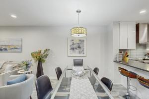 Walk to Sea! Snowbird Haven with Pool in Hilton Head