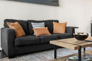 Derby & Bourbon Trail Homebase W Private Backyard