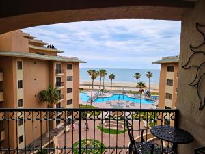 Coral Sunset Condo - 405 East Sonoran Spa