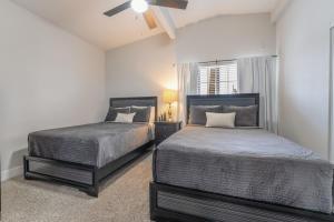 Las Vegas Eichler, Pool, Cabana Bar, Fast WiFi