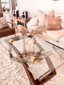 Wildland Aerie at Treehaus with Creekside Hot Tub Pets OK