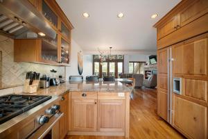 Aspen Ridge 16 SkiGolf Condo 4Bd 4.5Ba Sleeps 10