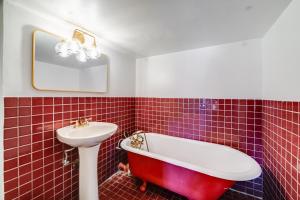 Stunning 1 bedroom apartment with view