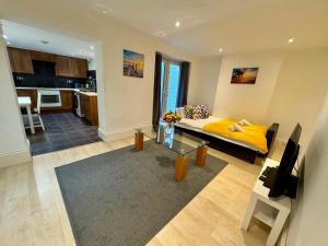 Camden High St Next to Metro cozy 1bed for 4