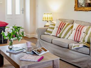 3 Bed in Llanover 91240