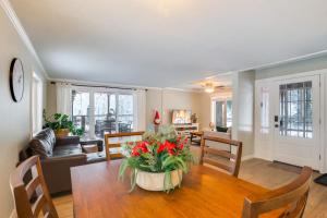 Yakima Riverfront Retreat! Cozy Cascades Cabin