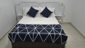 Apartamento com estacionamento no local