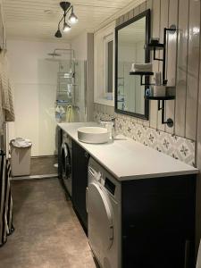 Charming School House From 1926 In Gunnarskog