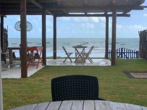 Casas do Ton na Praia da Redonda 01