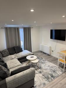 Oxford Modern 2 Bedroom House