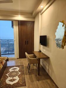 Serene Heights Studio