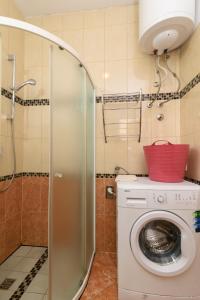 Apartments by the sea Arbanija, Ciovo - 13576