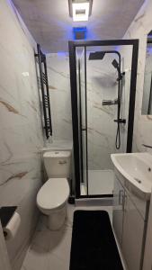 Modern Quiet Cosy Home next to main cities & towns