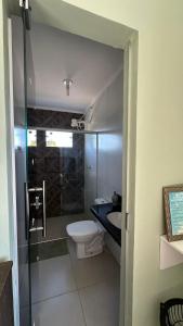 APTO COM DOIS SUÍTES CAMINHO DO MAR- GUARATIBA, PRADO-Ba