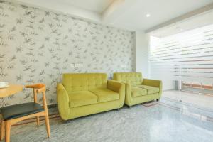Collection O Corporate Suite Near Omaxe Celebration Mall