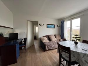 T3 lumineux à La Roche-Posay, balcon et WIFI, proche Thermes - FR-1-541-197