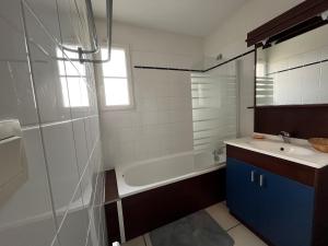 T3 lumineux à La Roche-Posay, balcon et WIFI, proche Thermes - FR-1-541-197