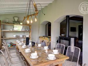 Gîtes spacieux avec piscine privative, sauna, animaux acceptés et parking, jusquà 18 personnes - FR-1-496-382