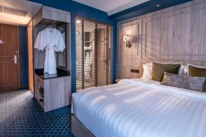 The Coach Hotel Sukhumvit - Asok BTS Bangkok